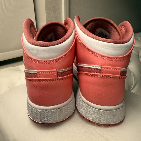 Nike Air Jordan 1 Mid Valentine's Day Size 7Y/8.5 Women's Pristine Condition - Picture 5 of 8